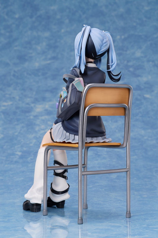 Niito Wai figure – costume sculpt detail