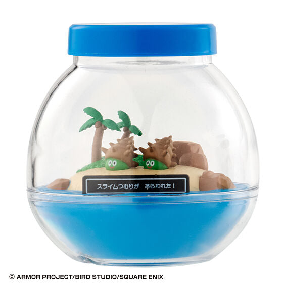 Capselium Dragon Quest gashapon - capsule and display presentation