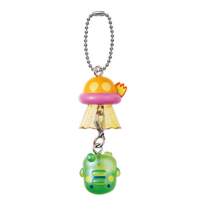 Tamagotchi UFO Swing Aurora Ver. gashapon, close-up detail of the clasp joining UFO and character