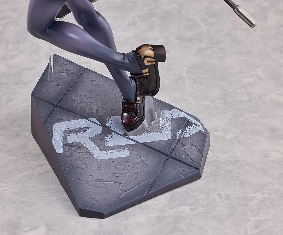 RED COLORS figure – costume sculpt detail