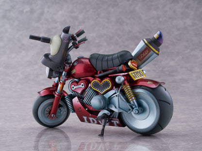 Bache Azur Lane figure – costume sculpt detail