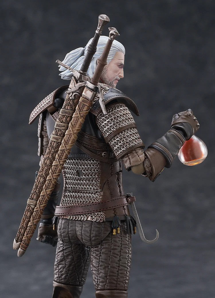 Geralt The Witcher 3 figure – costume sculpt detail
