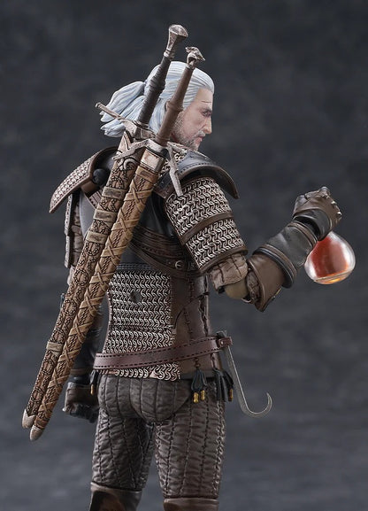 Geralt The Witcher 3 figure – costume sculpt detail