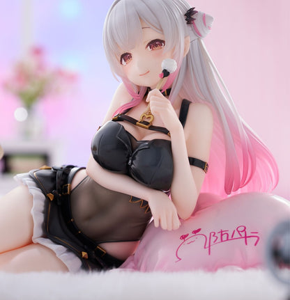Patra Suou figure – right side view