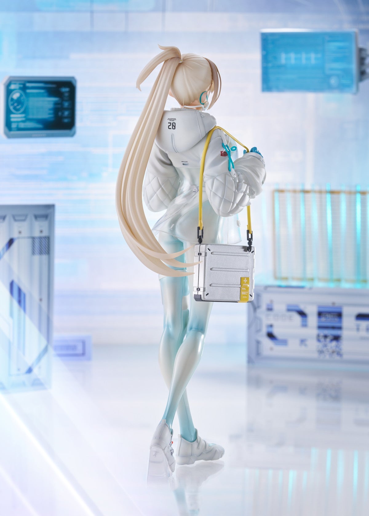DR. Flower Imitation figure – right side view