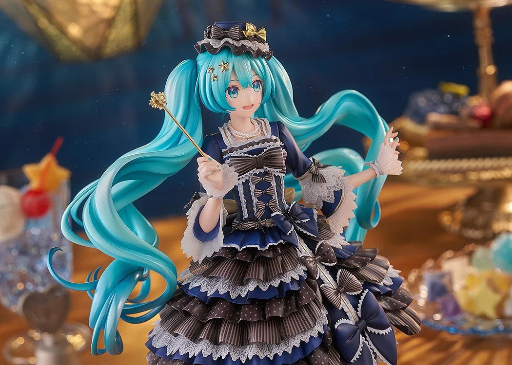 Hatsune Miku Vocaloid figure – right side view