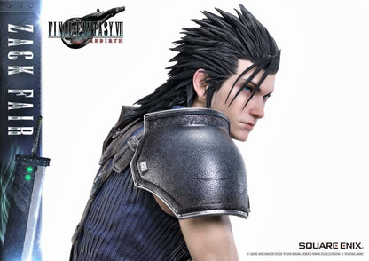 Zack Fair Final Fantasy VII figure – right side view