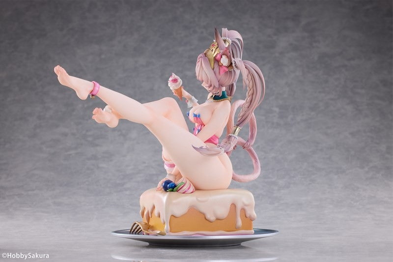 SWEET CAT figure – rear view