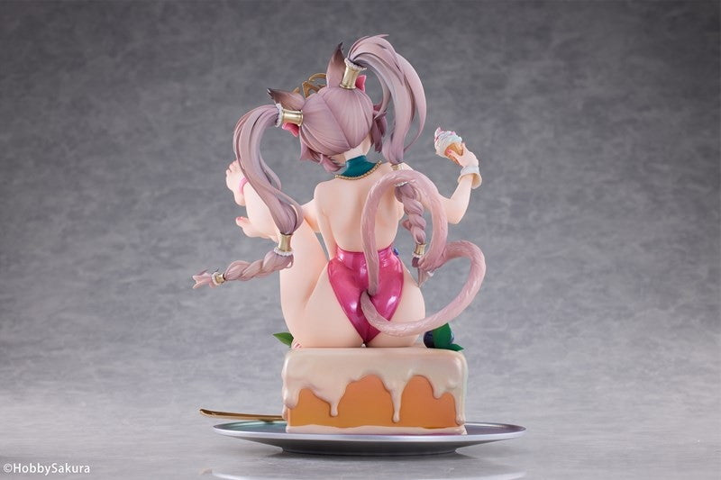 SWEET CAT figure – close-up of the face