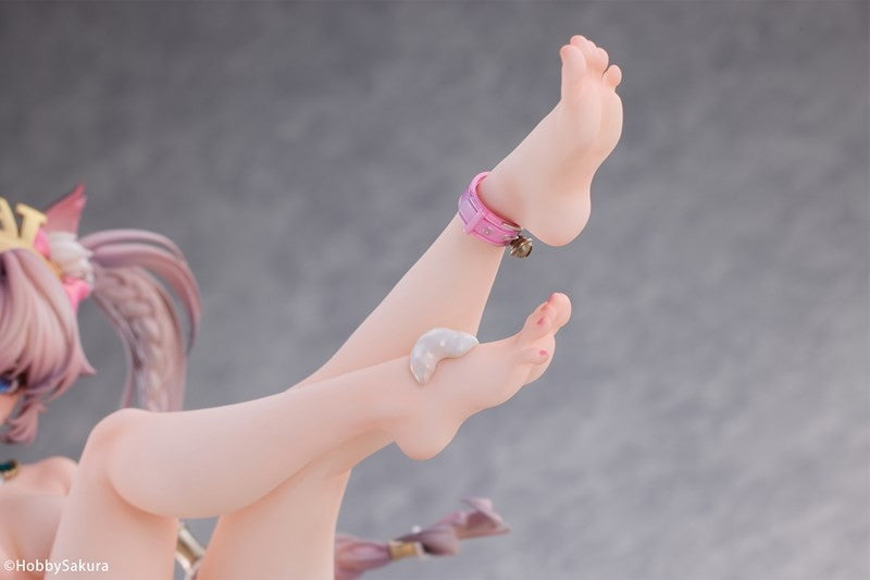 SWEET CAT figure – upper body sculpt detail
